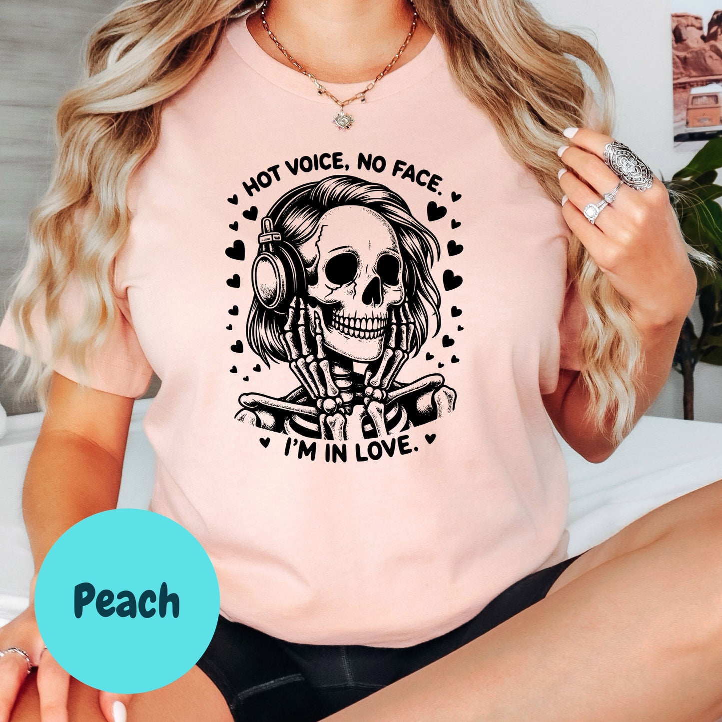 Hot Voice No Face Shirt, Smutty romance Narrator Tee – Skeleton Headphones Top – Booktok Shirt – Audio Lover Gift – Romance Tropes Shirt