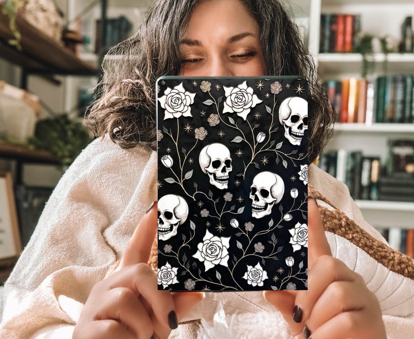 Skull and Roses Kindle Insert with Sparkly Overlay, Gothic Floral Bookish Clear Kindle Case Insert